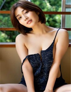 《女儿的闺蜜7在完整视频有翻译-艾草仙姑电影》