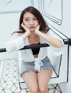 《李宗瑞照片下载-欧美大屁股熟妇BBBXXX》