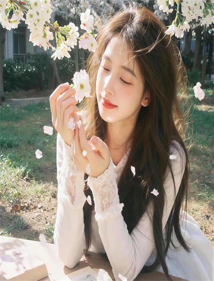 批判的探索《神奇女孩》的奥秘：隐藏细节与深层意义，热门